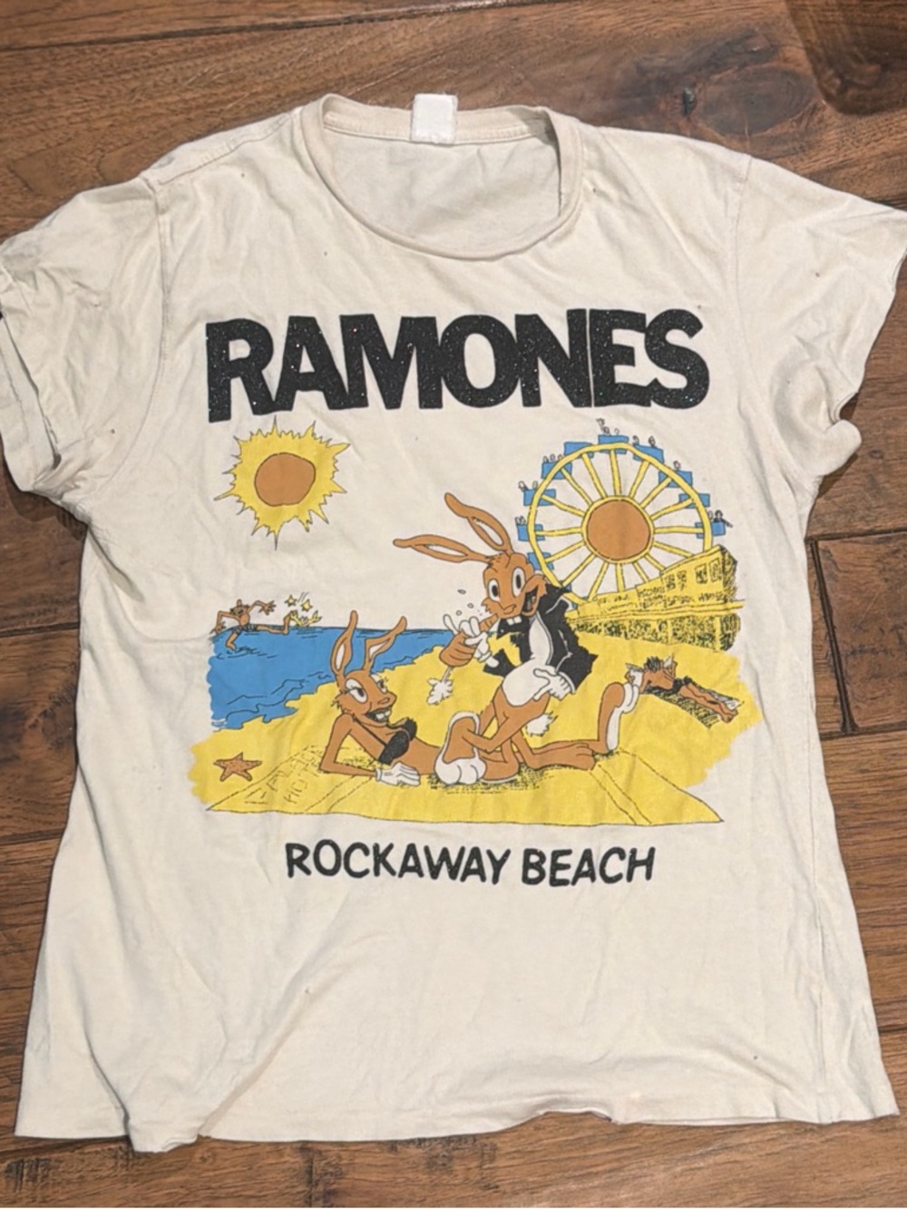 Ramones Rockaway Beach Vintage Graphic Tee - White